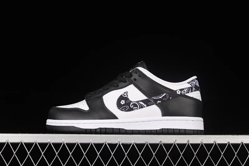 All categories Nk SB Dunk Series Nk SB Dunk Low low-top sneakers C version Nk SB Dunk Low "Black Paisley" black and white cashew flower SB smashed backboard fashion casual sneakers DH4401-100